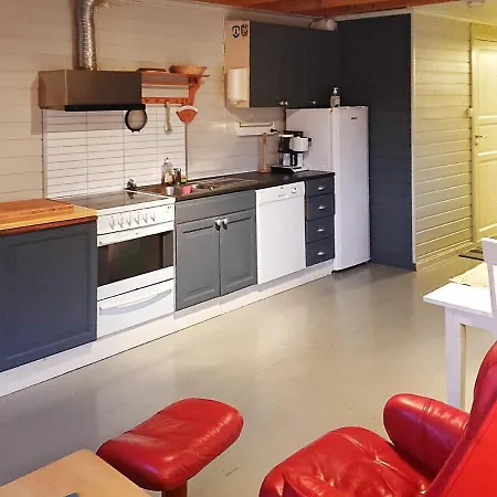 4 Person In Gravdal-by Traum