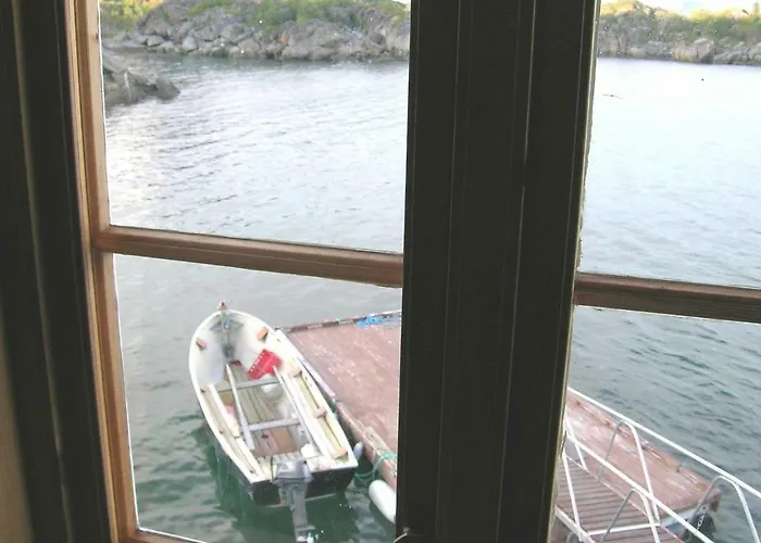 4 Person In Gravdal-by Traum *